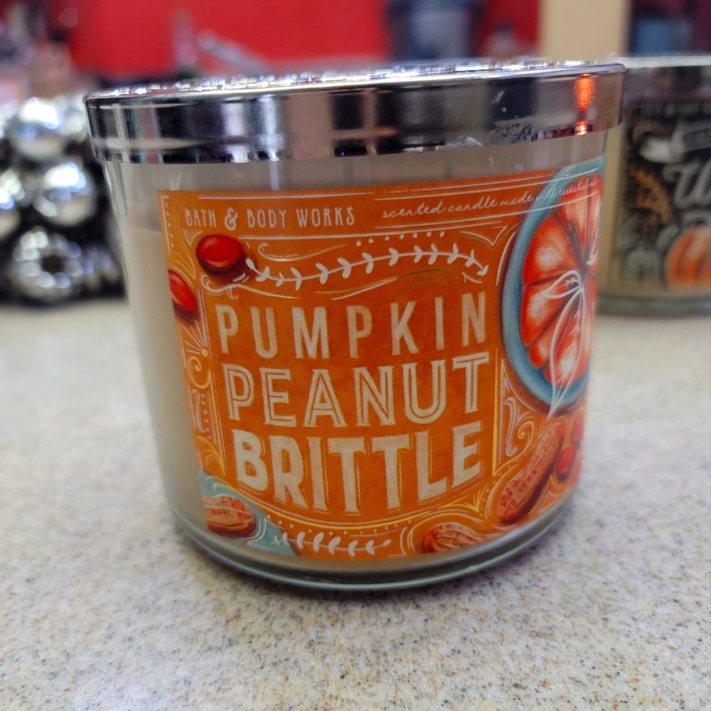 New Bath and Body Works Pumpkin Peanut Brittle candle